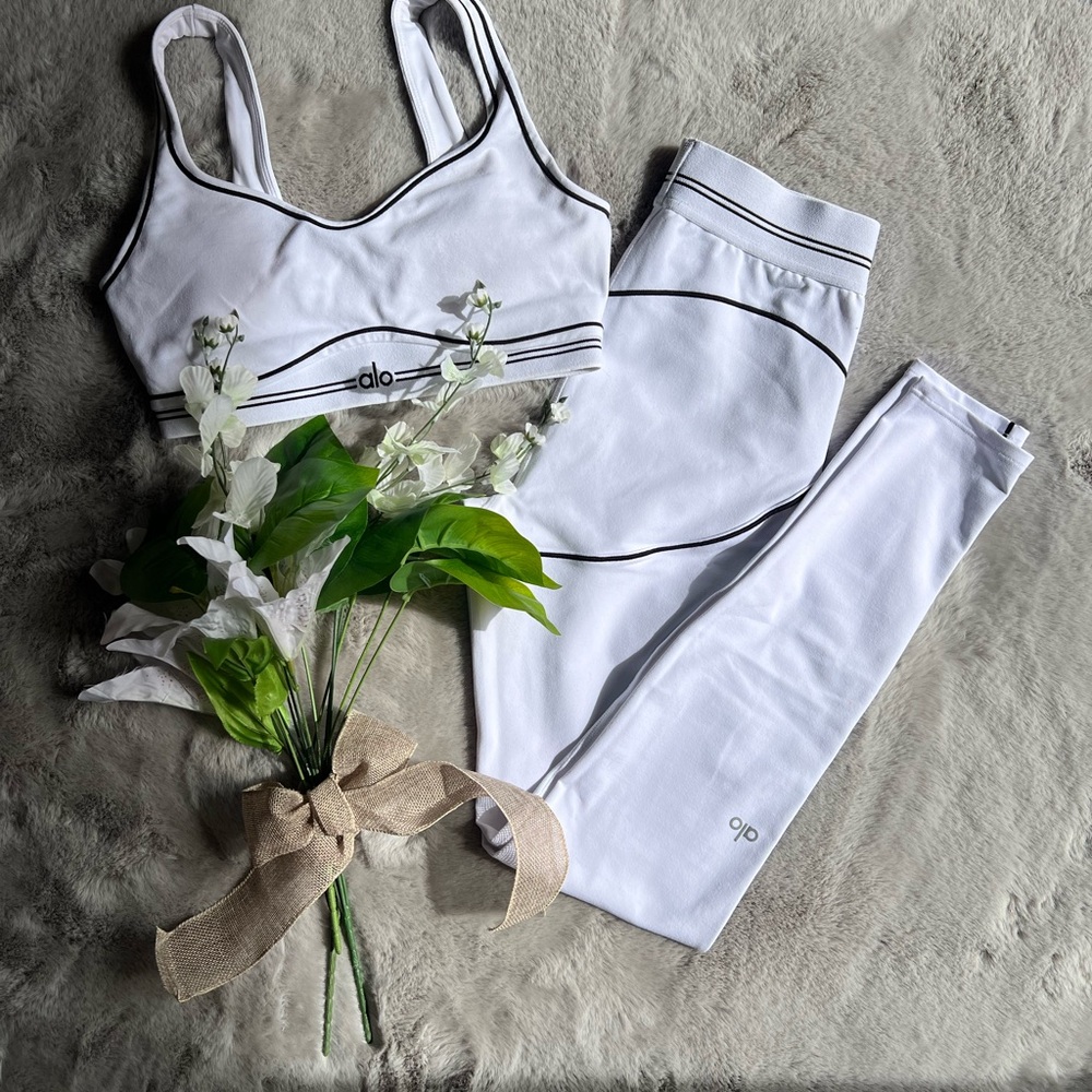 ALO Yoga White Sports Bra and Leggings Set